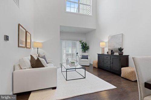 210 Ella Ln, CONSHOHOCKEN, PA, 19428-2465 | Card Image