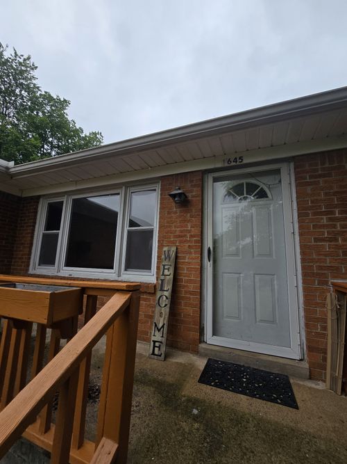 1645 White Dr, Lewisburg, TN, 37091-3026 | Card Image
