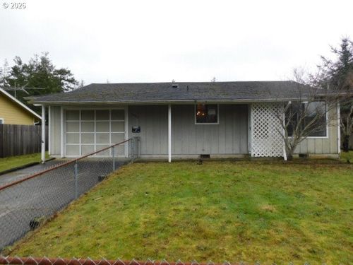 1990 Willow St, Florence, OR, 97439-9733 | Card Image