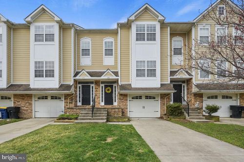 228 Thornton St, DOVER, DE, 19901-8825 | Card Image