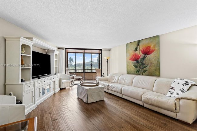 APT-201 - 3800 N Hills Dr, Condo with 1 bedrooms, 2 bathrooms and null parking in Hollywood FL | Image 4