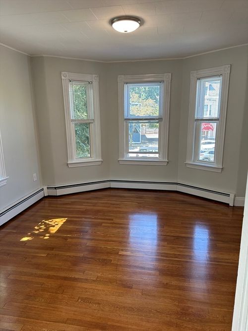 apt-2-5 Hawthorne Blvd, Salem, MA, 01970-5831 | Card Image