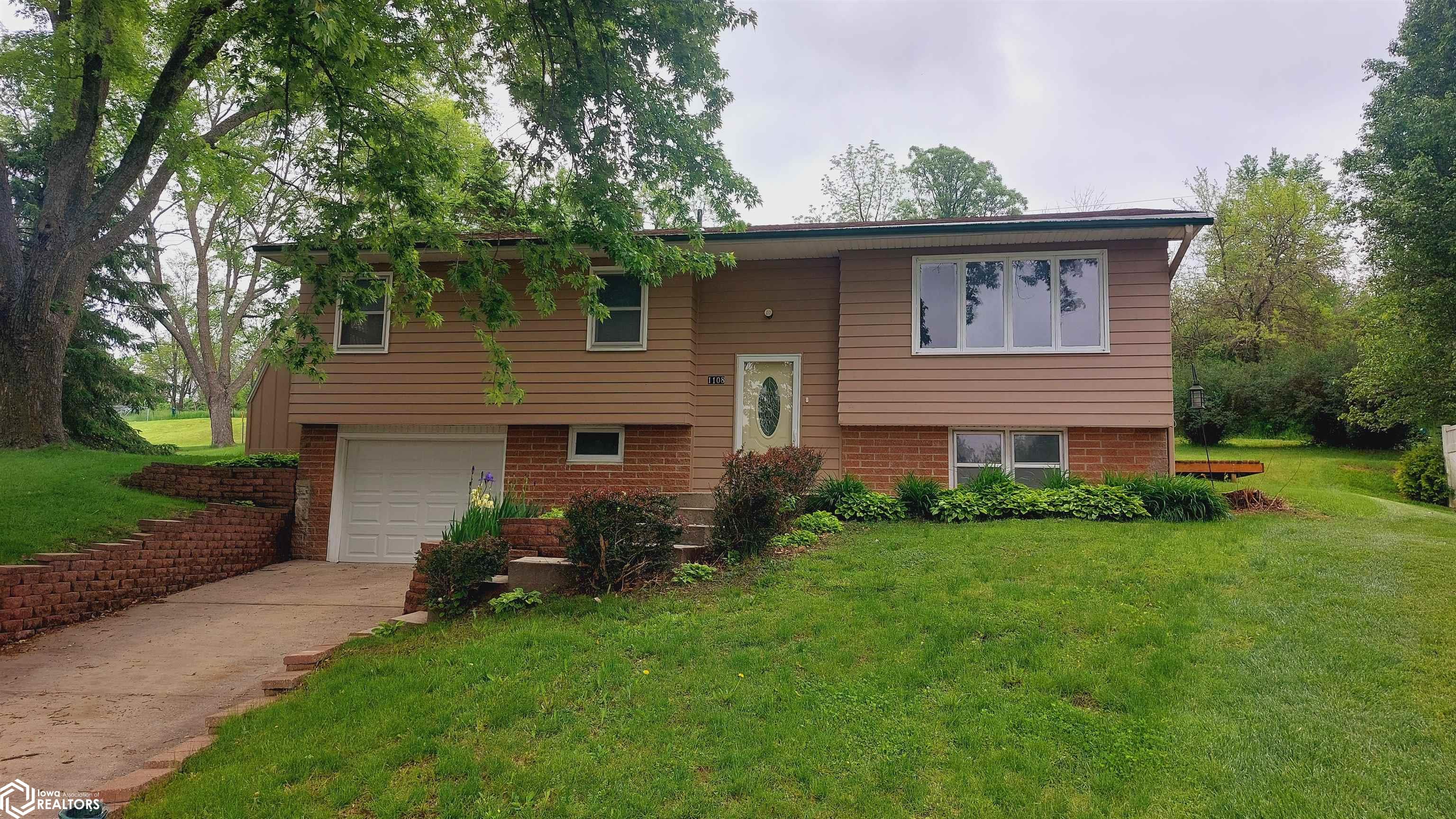 Kelly Cir, Red Oak, IA 51566