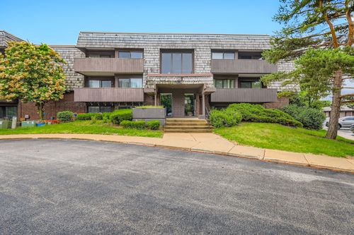 apt-208-525 Timber Ridge Dr, Carol Stream, IL, 60188-2858 | Card Image