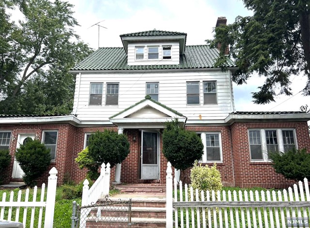 Grove Ter, Irvington, NJ 07111