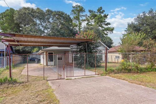 11799 Stonehedge Dr, Conroe, TX, 77303-5149 | Card Image
