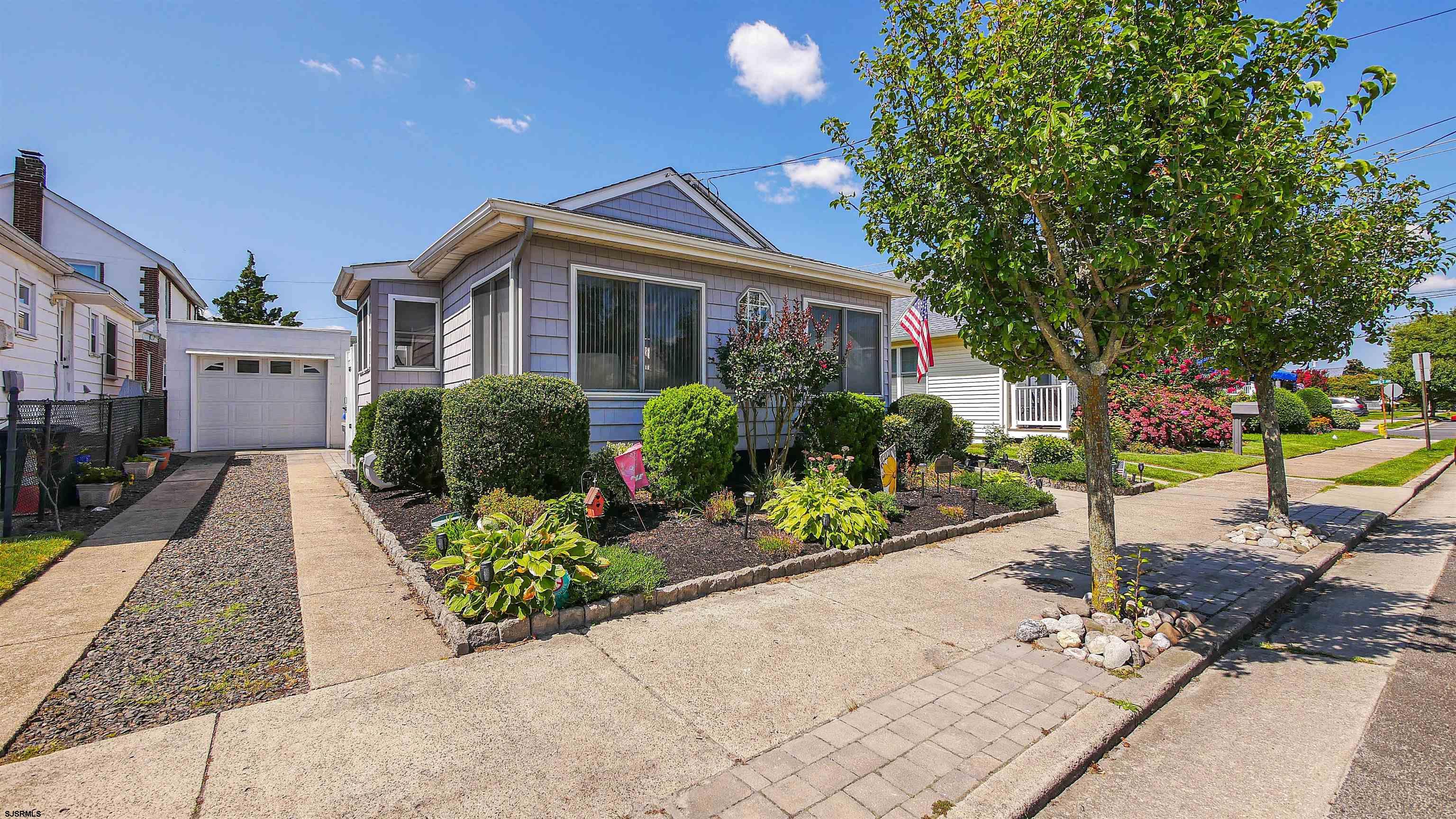 Delavan Ave, Margate City, NJ 08402