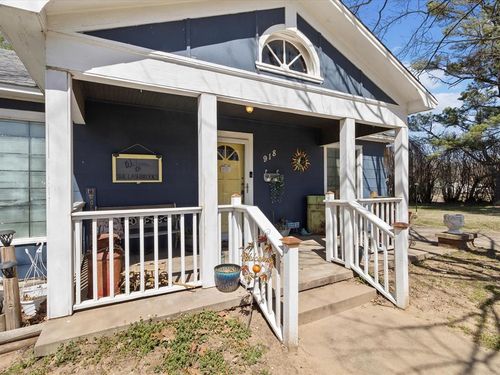 918 N Bullitt St, Holdenville, OK, 74848-3825 | Card Image