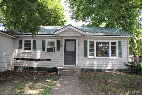 206 Poplar St, Caruthersville, MO, 63830-9104 | Card Image