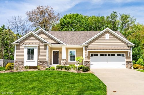 3693 Stratavon Dr Nw, North Canton, OH, 44720-8674 | Card Image