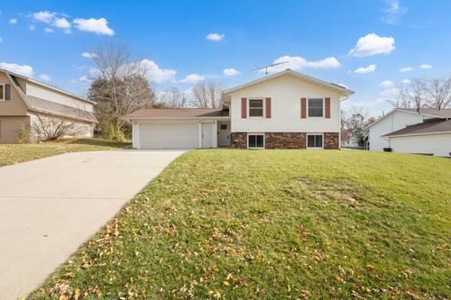 910 Byron Ave N, Byron, MN, 55920-1412 | Card Image