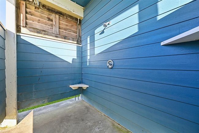 3233 Castle Dr, House other with 3 bedrooms, 2 bathrooms and 1 parking in Crystal Beach TX | Image 27