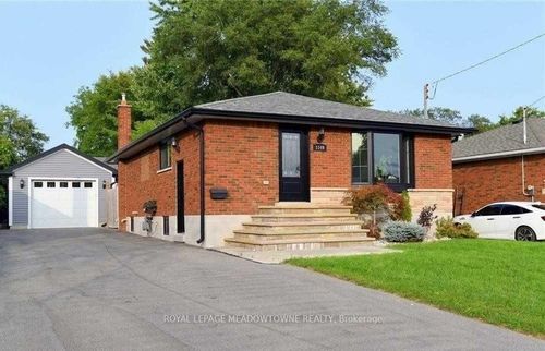 1149 Stanley Dr, Burlington, ON, L7P2K6 | Card Image