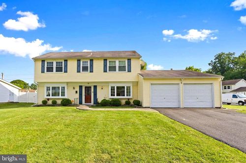 2 Earnshaw Ln, Willingboro, NJ, 08046-2312 | Card Image