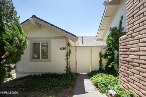 1220 Conway Ln, Reno, NV, 89503-3133 | Card Image