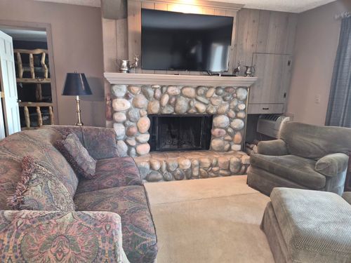 4633 N Cross Over Dr, Bellaire, MI, 49615 | Card Image