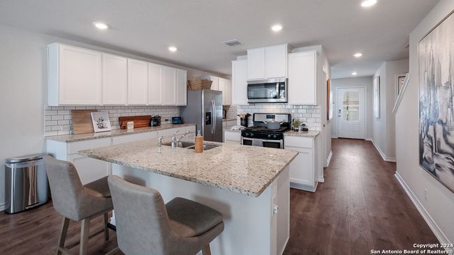 210 Squacco Heron, House other with 5 bedrooms, 3 bathrooms and null parking in San Antonio TX | Image 4