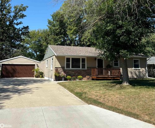 509 Lincoln Dr, Webster City, IA, 50595-1416 | Card Image