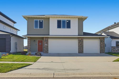 2216 10th Ct W, West Fargo, ND, 58078-8528 | Card Image