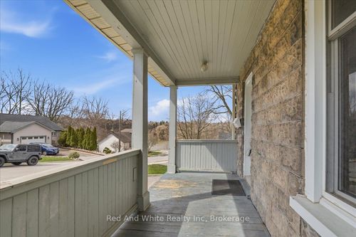 12 Todd St, Cambridge, ON, N1R1G5 | Card Image