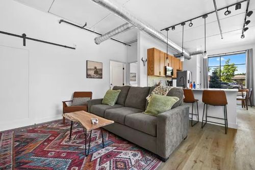 1825 E 8th St, Traverse City, MI, 49686-3681 | Card Image