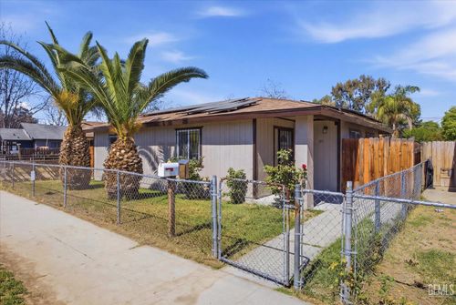 314 Monterey St, Bakersfield, CA, 93305-4212 | Card Image