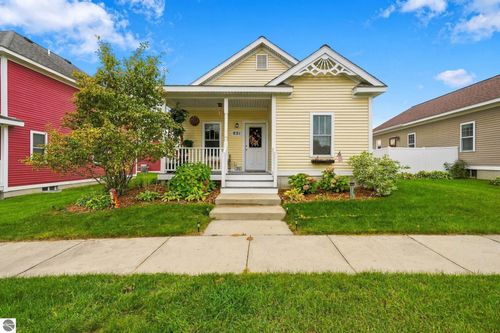821 Traditions Dr, Traverse City, MI, 49696-8965 | Card Image