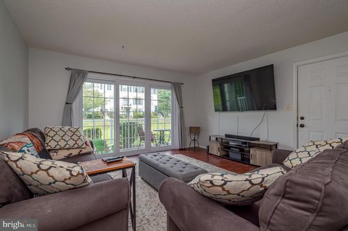 75 Chambord Ct, Hamilton, NJ, 08619-4707 | Card Image