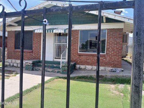 1813 N Stevens Street, El Paso, TX, 79903 | Card Image