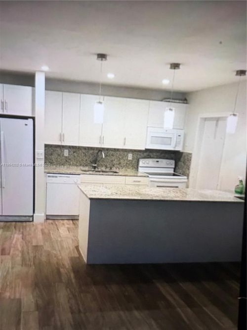 108-ll-13864 Sw 90th Ave, Miami, FL, 33176-9001 | Card Image