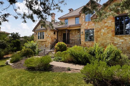 8700 Calera Dr, Austin, TX, 78735-1571 | Card Image