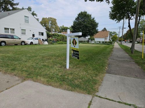 7800 Coleman St, Dearborn, MI, 48126-1028 | Card Image