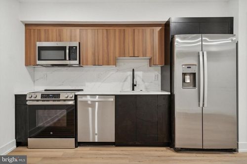 2-808 N 3rd St, PHILADELPHIA, PA, 19123-2204 | Card Image