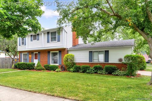 665 Langley Blvd, Clawson, MI, 48017-1335 | Card Image