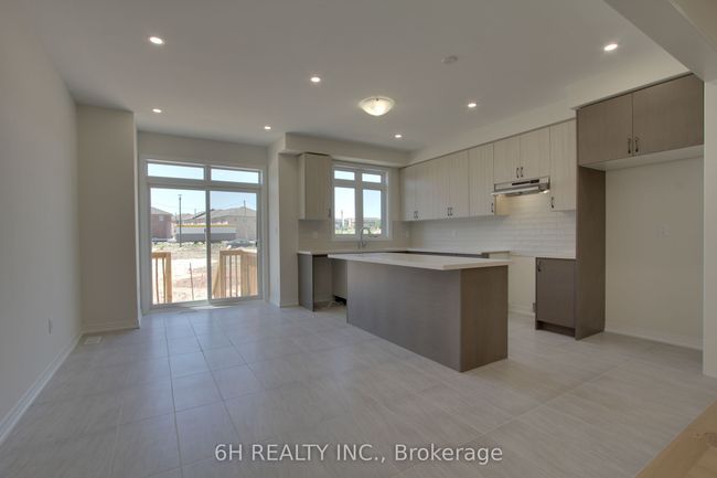 2610 Hibiscus Dr, House attached with 3 bedrooms, 3 bathrooms and 1 parking in Pickering ON | Image 17