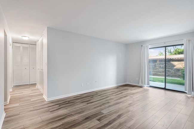 APT-103 - 3515 Central Rd, Condo with 1 bedrooms, 1 bathrooms and 2 parking in Glenview IL | Image 5