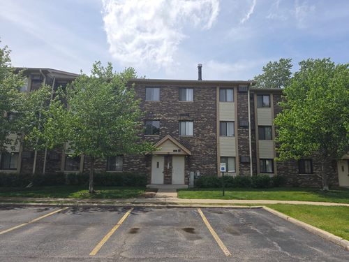 10-12 Parkside Ct, Vernon Hills, IL, 60061-1182 | Card Image
