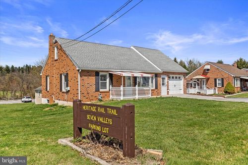 113 Church St, Seven Valleys, PA, 17360-8708 | Card Image