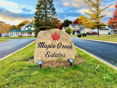 7850 Nutrush Dr, Freeland, MI, 48623-8435 | Card Image