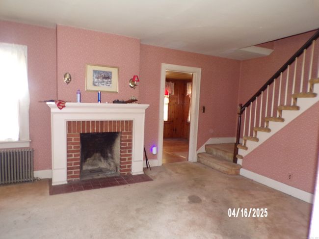 17 Gardners Ln, House other with 3 bedrooms, 2 bathrooms and 4 parking in Ansonia CT | Image 4