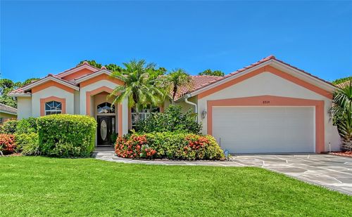 8924 Huntington Pointe Dr, SARASOTA, FL, 34238-3206 | Card Image