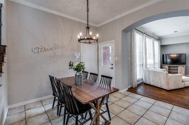 Enjoy a morning cup of coffee in this breakfast nook | Image 14
