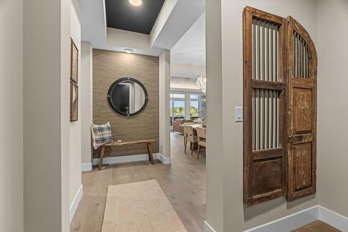 105-1 Hill Farm Cir, North Oaks, MN, 55127-2005 | Card Image