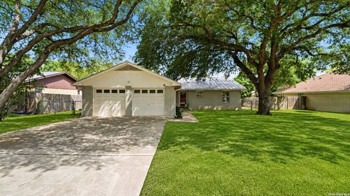 938 Lazy Trl, New Braunfels, TX, 78130-5926 | Card Image