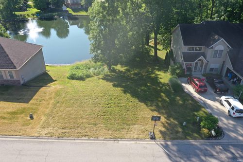 53170 Grassy Knoll Dr, South Bend, IN, 46628-9144 | Card Image