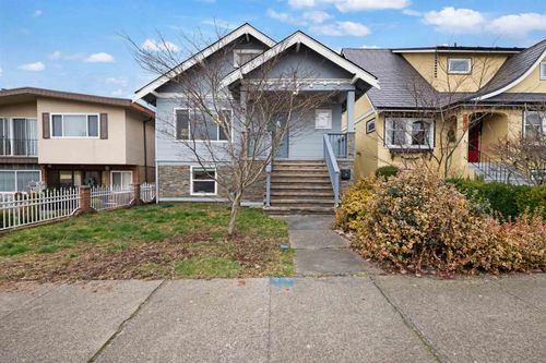 2675 Dundas St, Vancouver, BC, V5K1R1 | Card Image