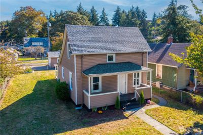 Welcoming & cozy 1910 home with new roof! | Image 1