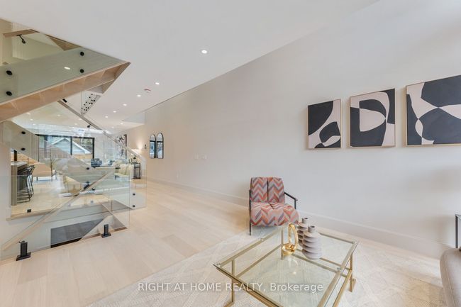 37 Kenilworth Ave, House other with 4 bedrooms, 6 bathrooms and 1 parking in Toronto ON | Image 14
