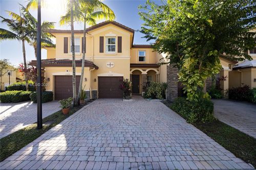 11224 Nw 87th St, Doral, FL, 33178-5628 | Card Image