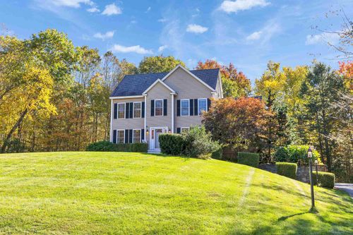 27 Revolutionary Ln, Nottingham, NH, 03290-5816 | Card Image